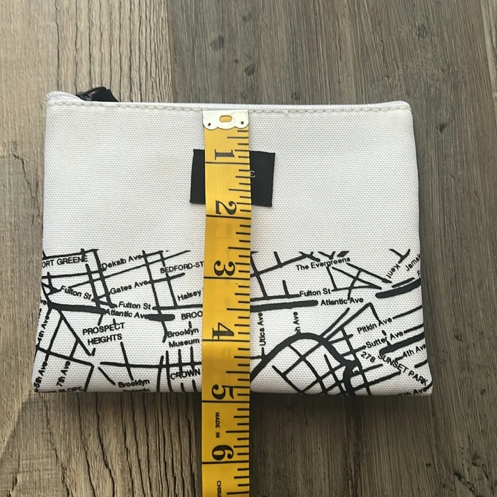 STATE BAGS BROOKLYN NEW YORK  POUCH IN WHITE - TRAVEL/ORGANIZER/COIN/MAKEUP